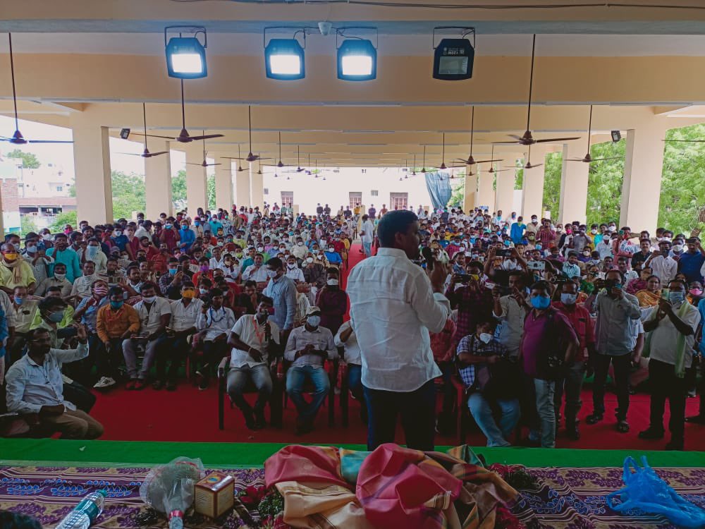 TeenmarMallanna's tweet photo. #7200 completed #karimnagar Meeting https://t.co/Yw02tOWIqd