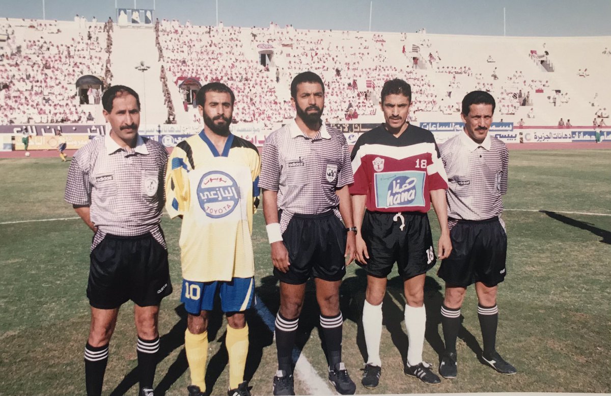 HMMAD102's tweet photo. حماد كابتن #التعاون وعلي العلوان كابتن الرائد، قبل اللقاء الذي جمع الفريقين في الدوري الممتاز ١٤١٦هـ وانتهى ١/٥ للتعاون https://t.co/ZAVE8mK6HX