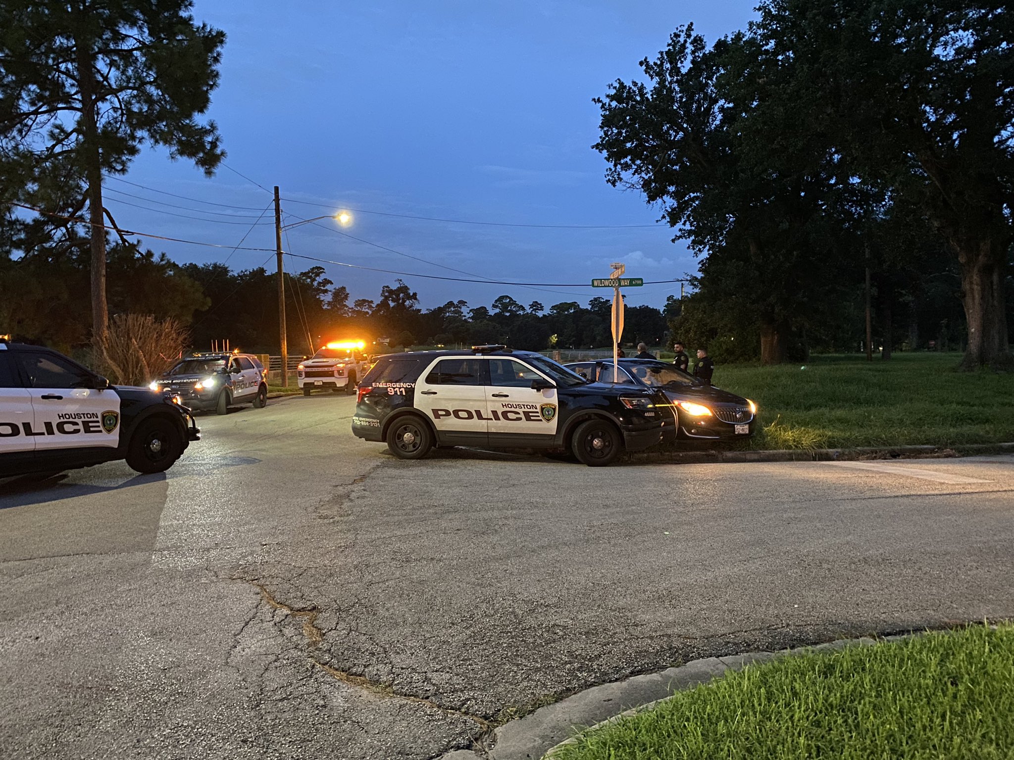 Breaking: Wild Police Chase Rocks Cleveland Today - 7bt81m1