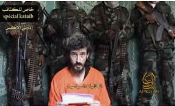 #Update📌🇸🇴: A senior AS, Jibril Ali was apprehended yesterday, wearing female clothes, in Amara town of Galmudug State. According to #GMS officials, Jibril is an alleged kidnapper of 2 Frenchman in 2009 from Hotel Sahafi in Mogadishu. Denis Allex on the R was killed in 2013.