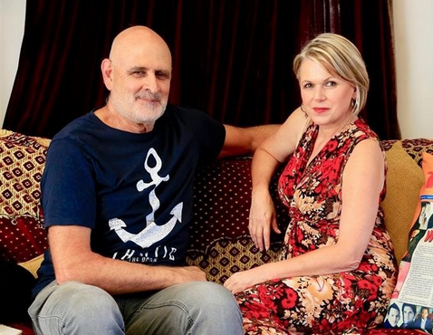 huisgenoot's tweet photo. .@DowweDolla007 se restaurantbaba #DieBoer herrys uit die covidpuin https://t.co/OJbVzmKRyh https://t.co/axaBQtQFmD