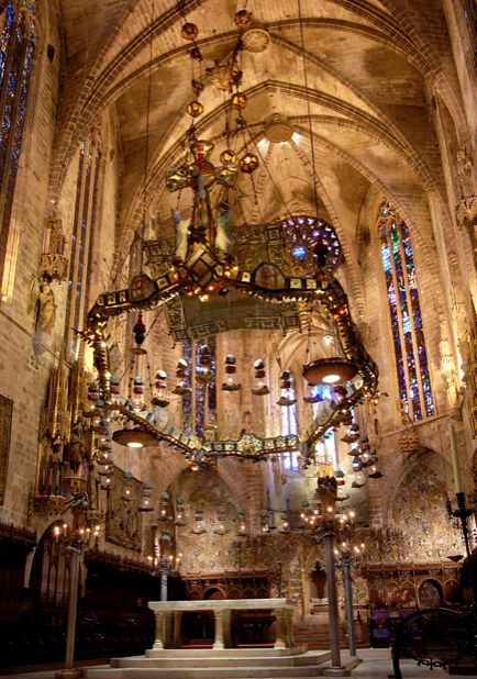 AmicsdeGaudi's tweet photo. “Som mediterranis; som equilibrats; els grecs ho eren; els italians: poetes, plàstics. L’arquitectura és la primera art plàstica, la pintura i l’escultura necessiten, de la primera, un cavallet. La música, el cant, les campanes en són el complement. [...] https://t.co/ii61CFebSt