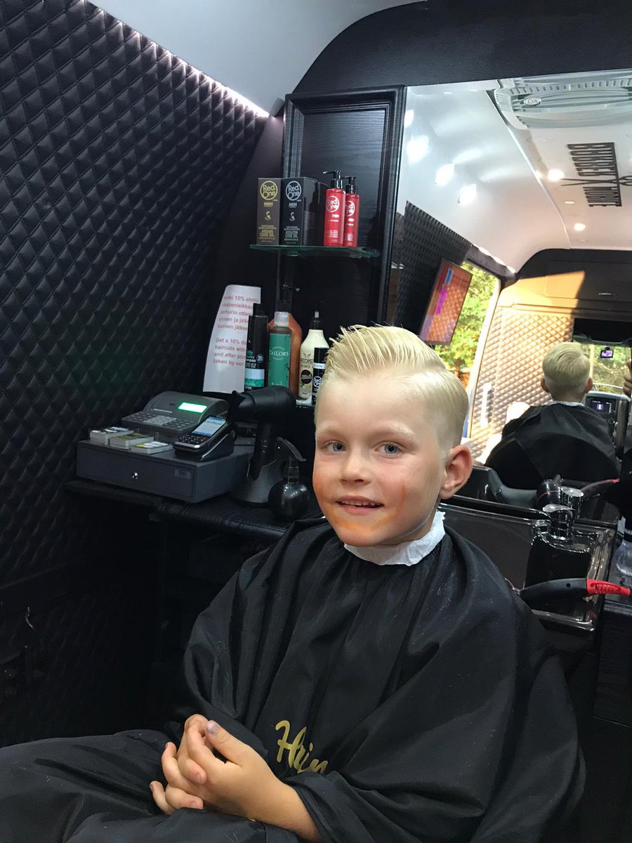 barbermobileoy's tweet photo. He taitavat olla tulevat parturiveljekset 💇🏼‍♂️

They must be future barber brothers 💇🏼‍♂️

#barbermobile #barbervan #barber #mobilebarber #barbershop #salon #parturi #hiustenleikkaus #kampaamo #pakettiauto #pkyritys #finland #helsinki #espoo #vantaa #kerava #kirkkonummi #kauniainen https://t.co/GbuNe4nw07