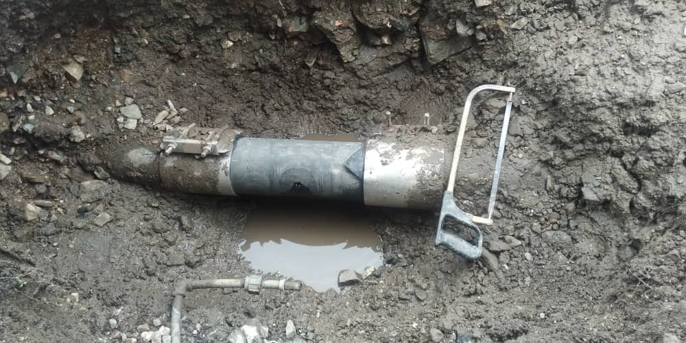 Keymar04's tweet image. Gracias a la Ingeniero Liliana Fernández y a la cuadrilla del @SHTrujillano nuestra comunidad el Hatico vuelve con el suministro de agua potable para todo el sector. @RangelSilva4F @NicolasMaduro @AngersonPsuv @Materanopsuv