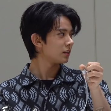 heehoonfeed's tweet photo. heehoon has the prettiest side profile https://t.co/jJn97n3RdA