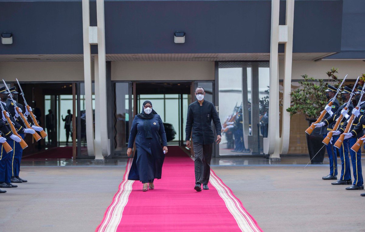 UrugwiroVillage's tweet photo. President Kagame bids farewell to President Samia Suluhu Hassan as she concludes her two-day State Visit. https://t.co/Karac3Ougn
