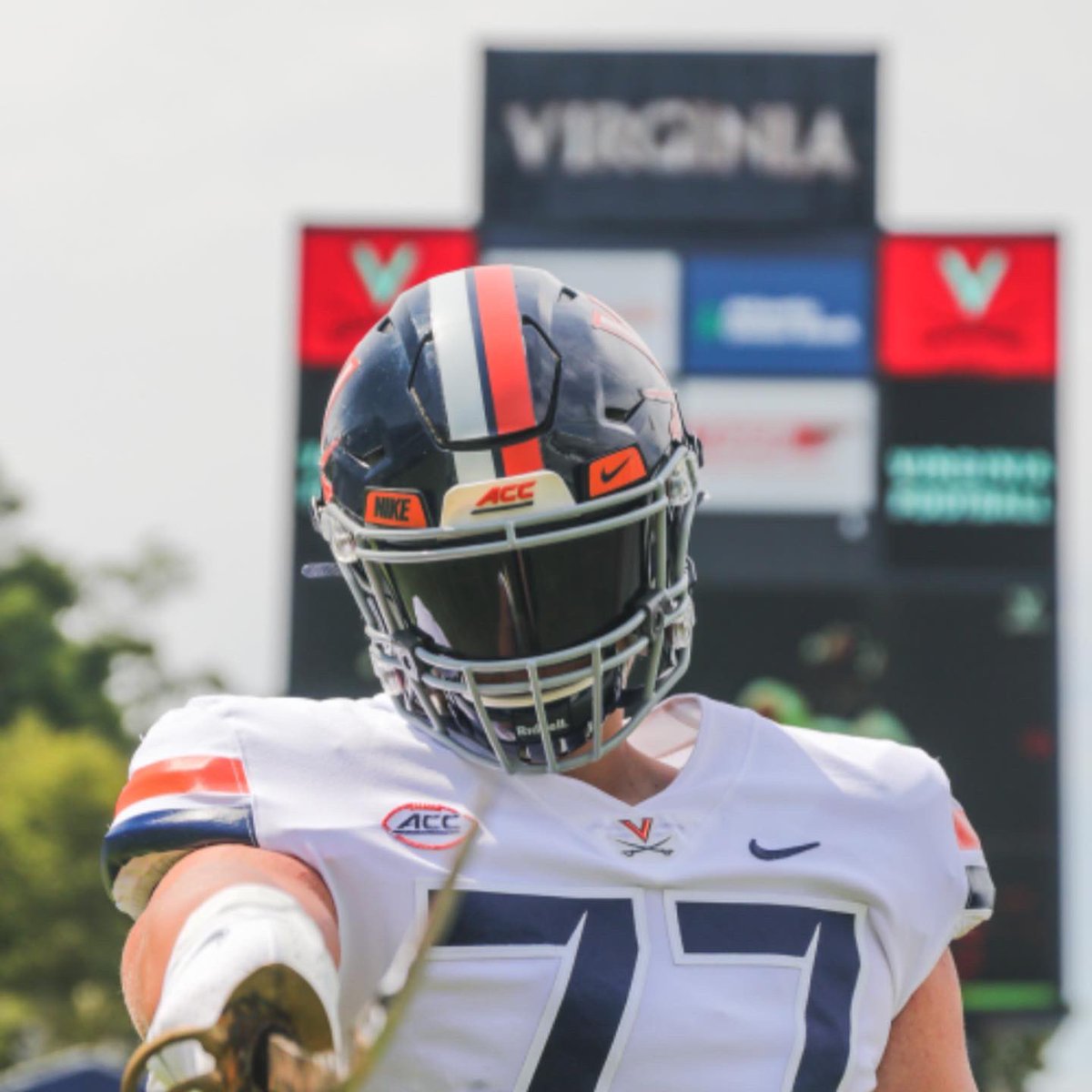 Had a great visit at the University of Virginia thank you for the opportunity <a href="/Coach2J/">Coach Garett Tujague</a> <a href="/UVAFootball/">Virginia Football</a>
