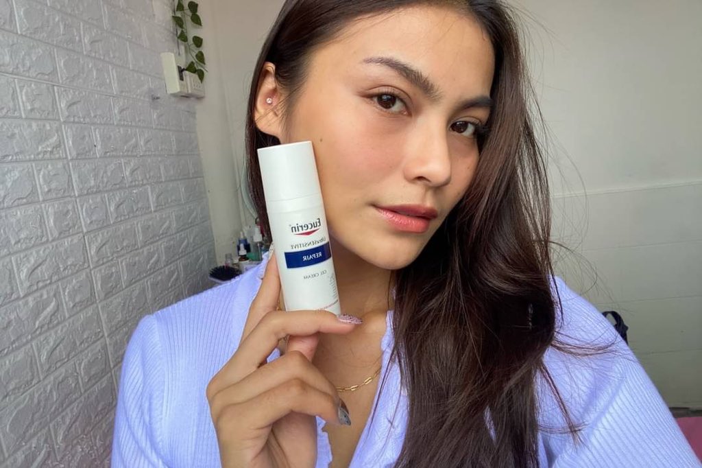 เราเป็นคนผิวแห้งมากบวกกับผิวไม่ค่อยแข็งแรง ใช้อะไรจะแพ้คันตลอด จนเรามาลองใช้ยูเซอรีนรีแพร์ตัวนี้ ตอนแรกก็ลองใช้เฉยๆแหละตามภาษาคนชอบลองแต่ผลลัพธ์คือเกินคาดมาก รู้สึกเลยว่าผิวแข็งแรงขึ้นเยอะเลย ใครแพ้ง่าย หรืออยากให้ผิวหน้าไม่แพ้และแข็งแรงแนะนำตัวรีแพของยูเซอรินเลยค่า