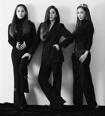 Wondering what they got for us on their 25th Anniversary. 🖤

#Bada #Eugene #Shoo #유진 #바다 #슈 #SES유진 #SES바다 #SES슈 #에스이에스