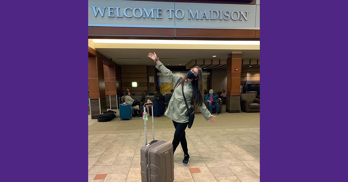 PPDCareers's tweet photo. Hi! My name is Mia. I’m a biomedical 🧬 student at @UCF, interning with the small molecule team within PPD's GMP lab 🥼 in Middleton, Wisconsin. This is me arriving in the Midwest. 🛩 Follow along with me today for PPD’s last intern #TwitterTakeover this summer! #PPDinterns https://t.co/Wu1jufh87M