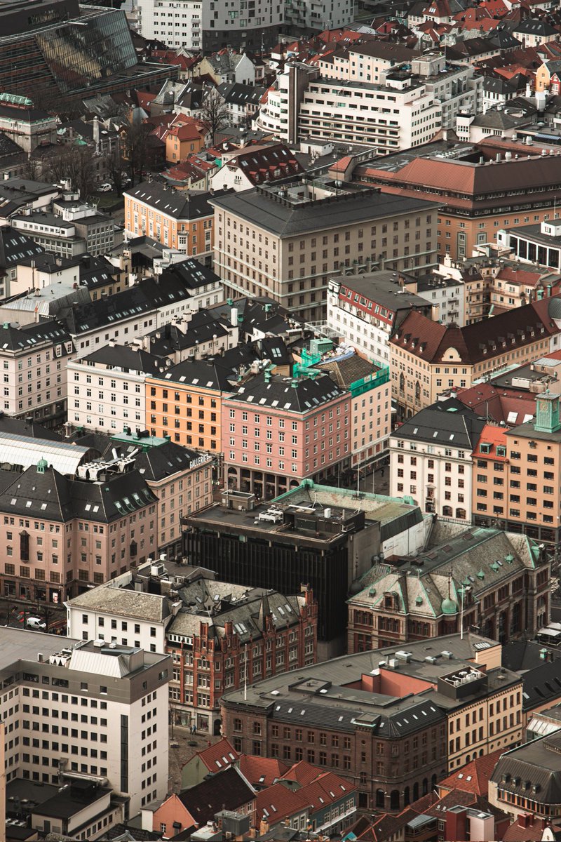 siljevdm's tweet photo. Hey photographers, I'm in the mood for some cityscapes today, so show me your best cityscape shots 🏙️🌃🌆

Here's mine 📸 https://t.co/JyIBB4cNob