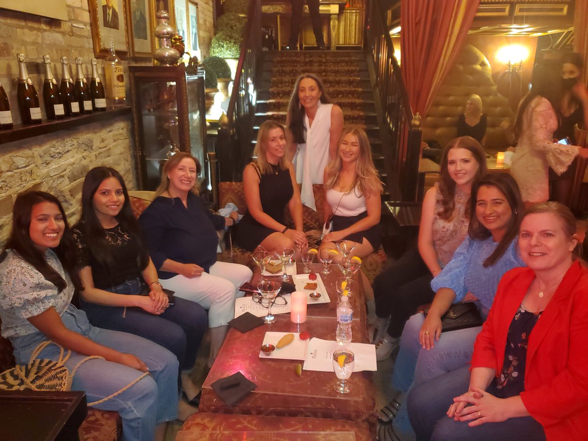 Not your usual meeting on Teams 😀 Happy retirement Sue!! #grateful #officefam #tctso #wpr #OR_RO <a href="/daros_22/">Denise Da Ros</a> @MicaelaFinlay <a href="/RPanzarino1/">Rose Panzarino</a> <a href="/cathiebee17/">catbeewyn17</a> @RonHebdon_GC