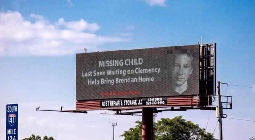 Freedom4bd's tweet photo. A Billboard has gone up in Oshkosh, WI where #BrendanDassey is located. It looks great! Thank you to all involved in making this happen❤
Let's hope @GovEvers takes notice of it. #FreeBrendanDassey #BringBrendanHome #InnocentShouldMeanSomething https://t.co/n1RNWdzEyV