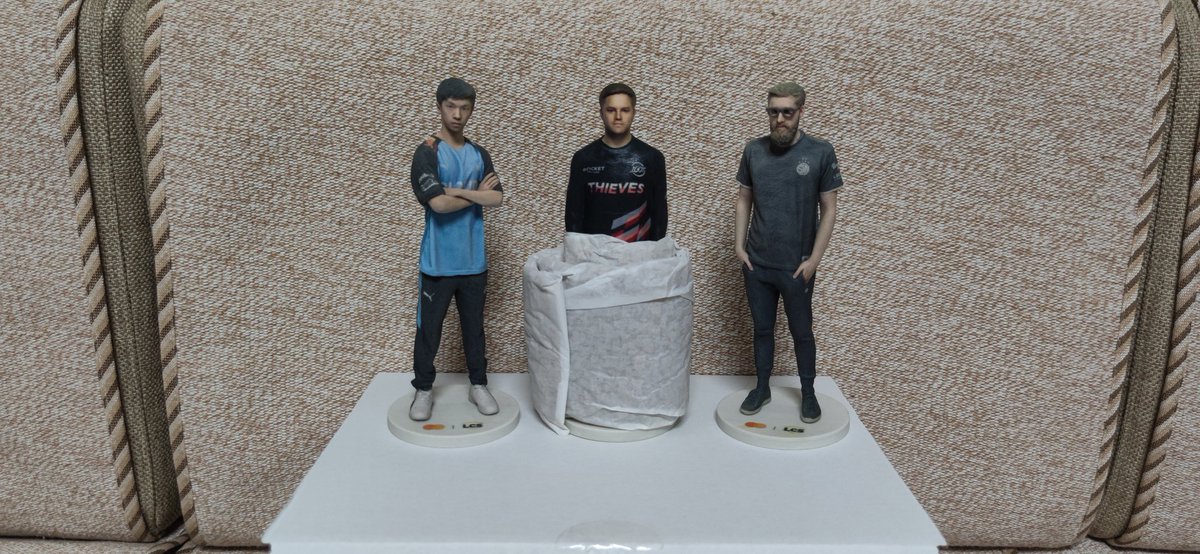 CNPeterLee's tweet photo. 🤔New POTW statue. @LCSOfficial @MastercardNexus @doob3D #LCS #LCSPOTWsweepstakes #doob3d https://t.co/5xTHI0HR7t