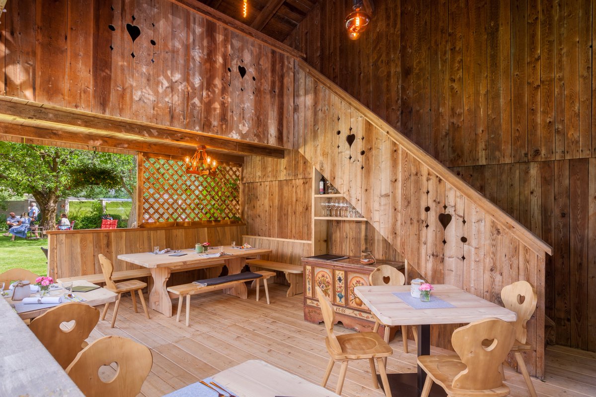 Schon gesehen? Unser neues Sommerhäuschen!✨
Auf Anfrage können Sie im ersten Stock das Candle Light Dinner für zwei Personen inkl. Weinbegleitung dazu buchen.💛🥰😍