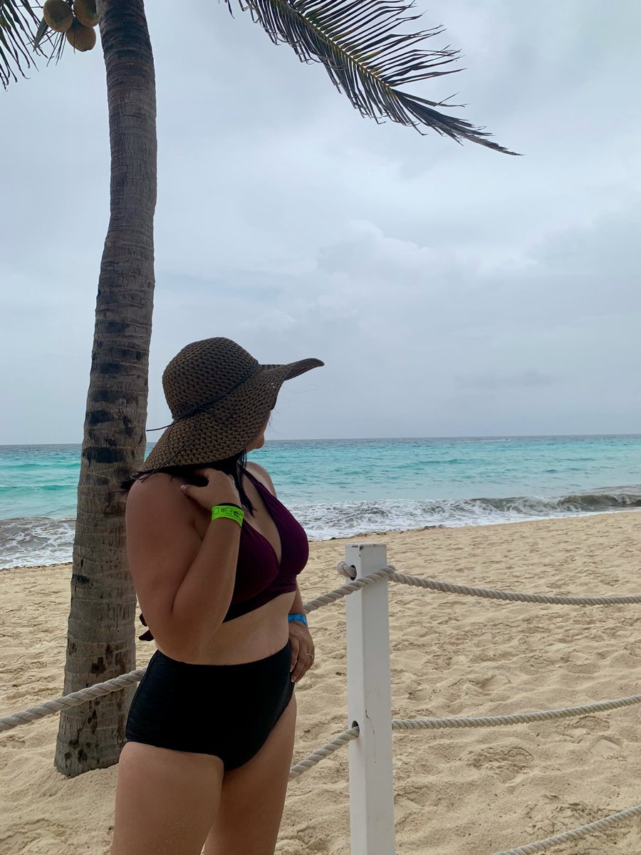 Another year around the sun!
And...I'm embracing my age for the first time in a long time.

Hello World, I'm 41!!

CLICK LINK FOR MY FULL STORY: facebook.com/photo?fbid=375…