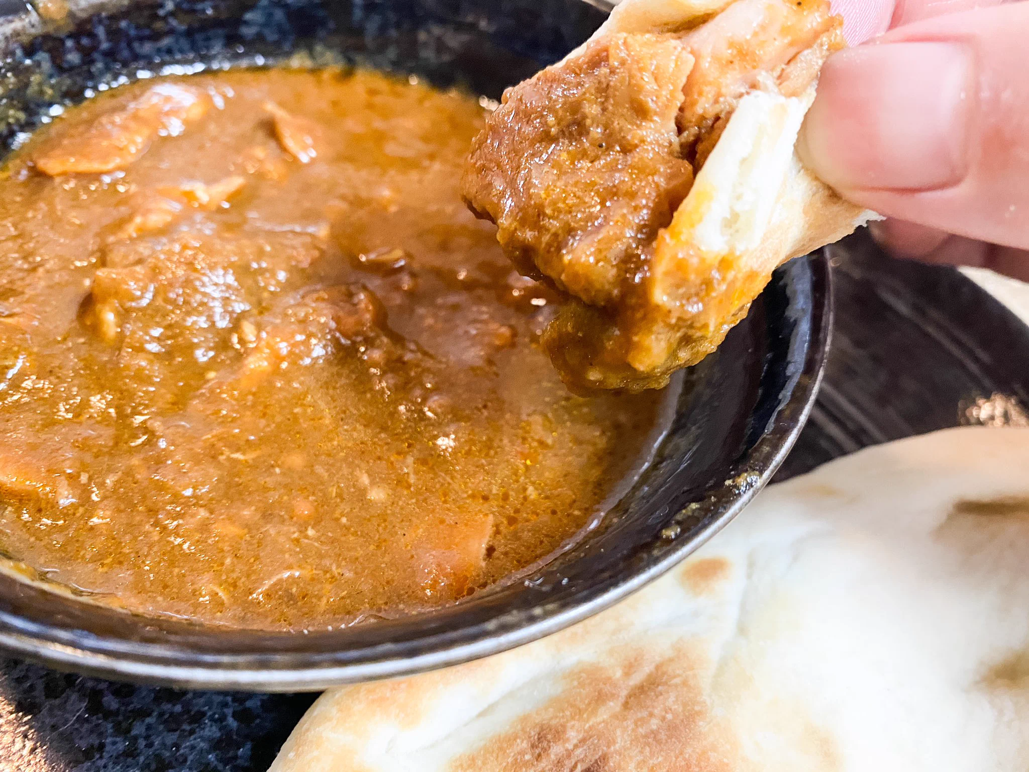 セブンイレブンが本気を出した！糖質、脂質が抑えられたナンとカレーが登場！