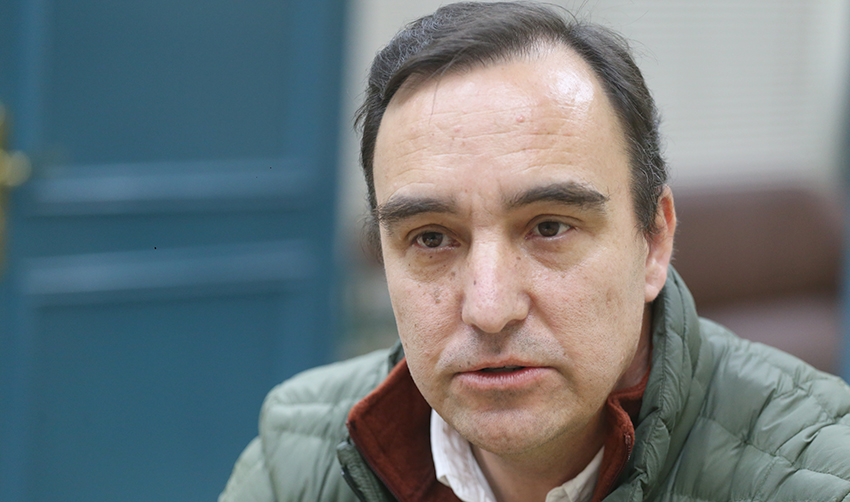 LaPrensAustral's tweet photo. Gobernador Flies destaca acuerdo de empresas de comunicaciones por contratar fibra óptica austral - https://t.co/kYchzDucMP https://t.co/eD3dURD2gM