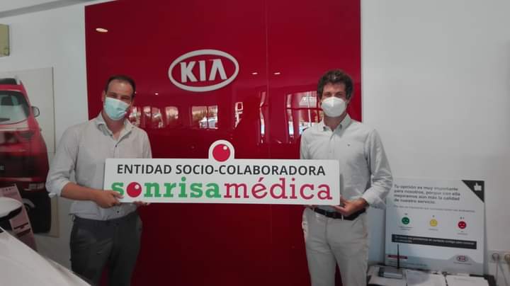 sonrisamedica's tweet photo. @FrauAutomoviles, concesionario oficial  KIA Motors en Baleares, apuesta por los payasos en los hospitales de las Baleares. Más que nunca, el apoyo emocional y el humor son valores  a tener en cuenta y agradecemos a empresas #SocioColaboradores como ellos su apoyo. ¡GRACIAS! https://t.co/BjhFdAQn8c