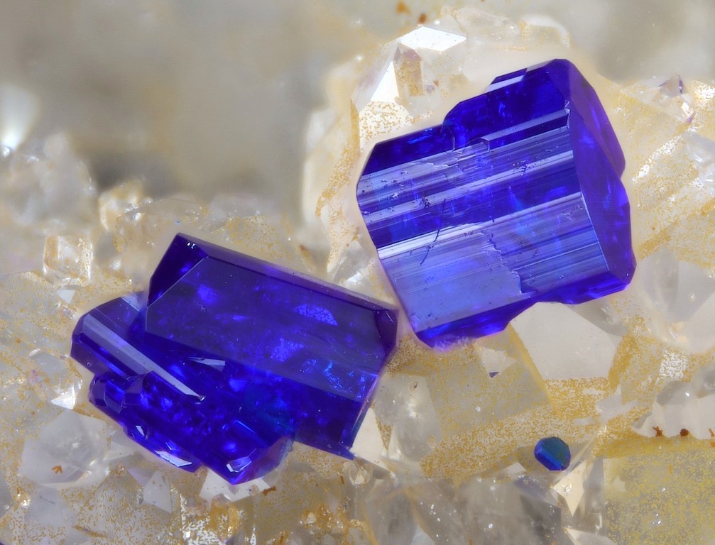 GeologyTime's tweet photo. Exceptional azurite crystals on matrix from Clara Mine, Oberwolfach, Freiburg Region, Baden-Württemberg, Germany

Photo: https://t.co/41hNrErgng

#minerals https://t.co/2JxP4OQEO5