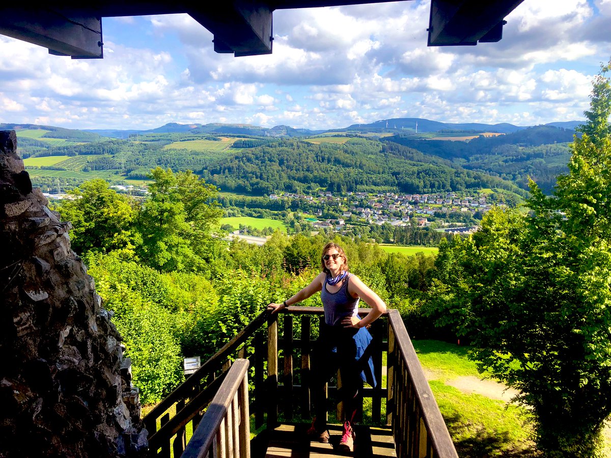 charlottestalks's tweet photo. Training hike for vacation… old castle ruin conquered #Eversberg https://t.co/vUiZ1d819v