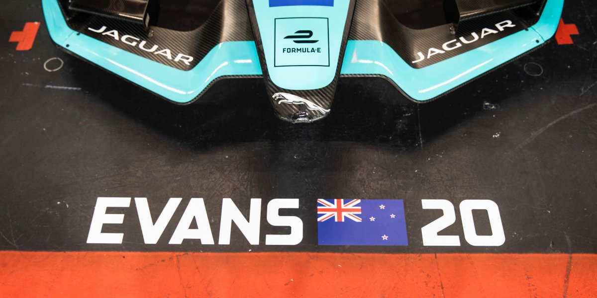 jamsportsmgmt's tweet photo. The journey continues. @mitchevans_ has signed a new multi-year deal committing to @JaguarRacing. Excited to see what this great partnership can do in the coming years.
#ABBFormulaE #JaguarElectrifies #ME20 https://t.co/lvGKOOSmb4