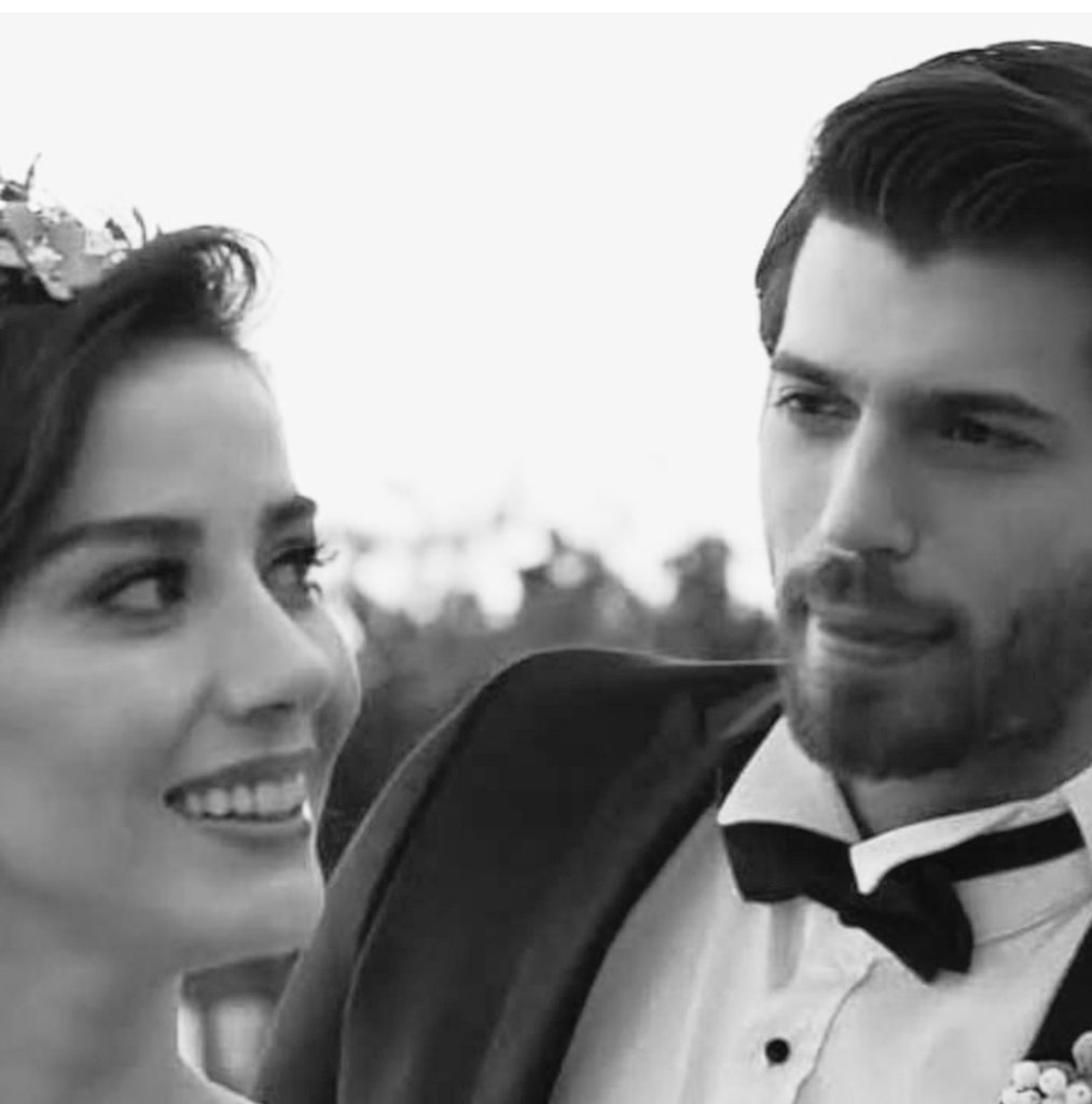 Aleb34358667's tweet photo. I miei #Nazer .... Il tempo passa, ma non loro! È come la prima volta❣#CanYaman #ÖzgeGürel #Dolunay Questo sguardo è top e rimarrà tale 💫💫 https://t.co/zZHXxYZboO