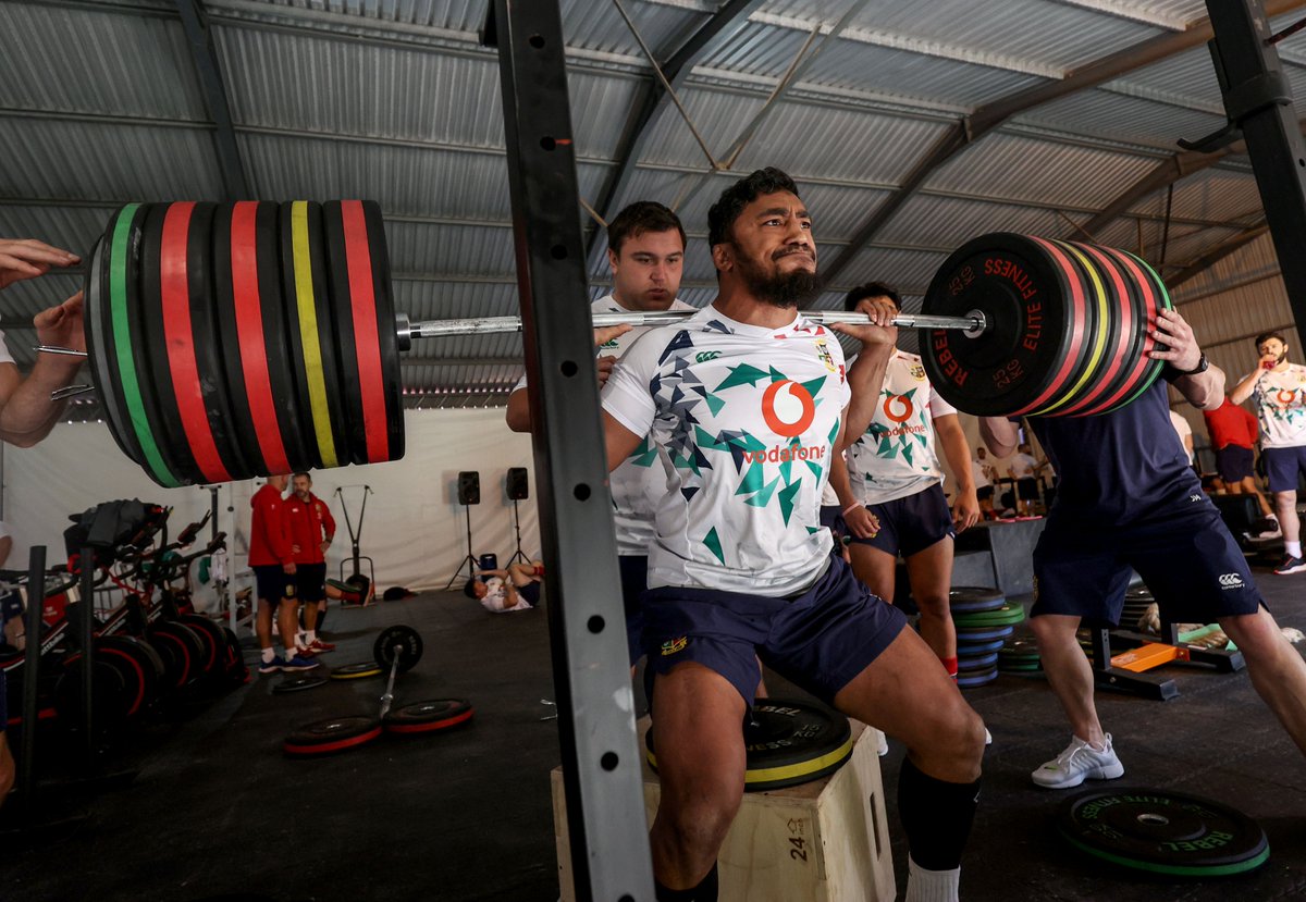 Leg Day ✅

Full beast mode from <a href="/bundeeaki12/">Bundee Aki</a> 💪

#LionsRugby #CastleLionsSeries #BoksvLions