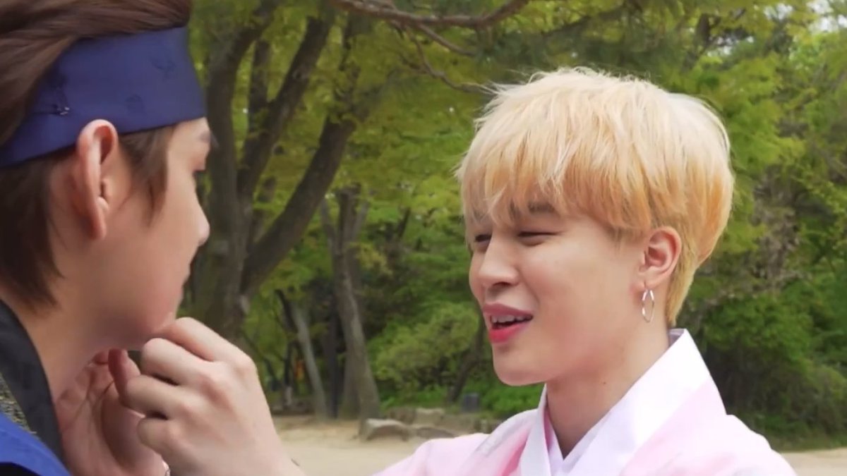 hourlyvmk's tweet photo. vmin 😭 https://t.co/JT9Q5ycr0Q