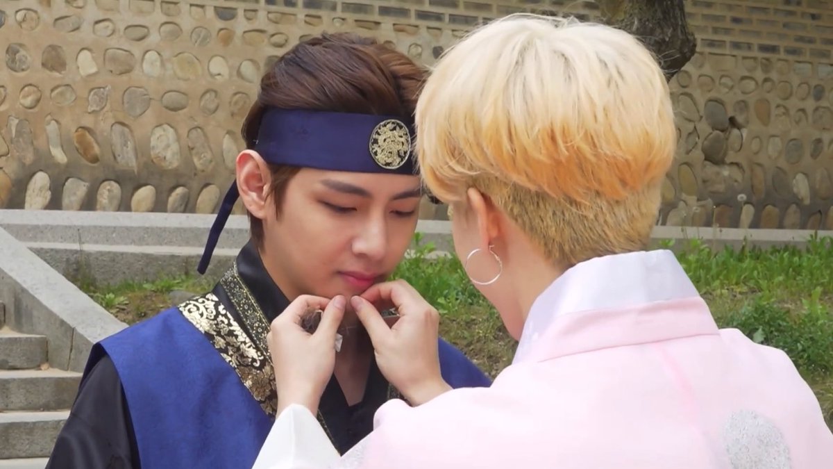 hourlyvmk's tweet photo. vmin 😭 https://t.co/JT9Q5ycr0Q