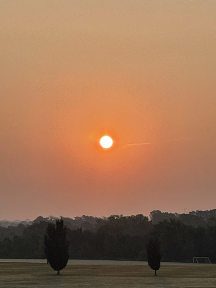 AndyJonesAAAA's tweet photo. While driving this morning, I chose not take take a picture when the sun was amazing (you’re welcome for that).  Today, as we see the sun, let us not forget to look to the Son. https://t.co/0yxmbiAnmW