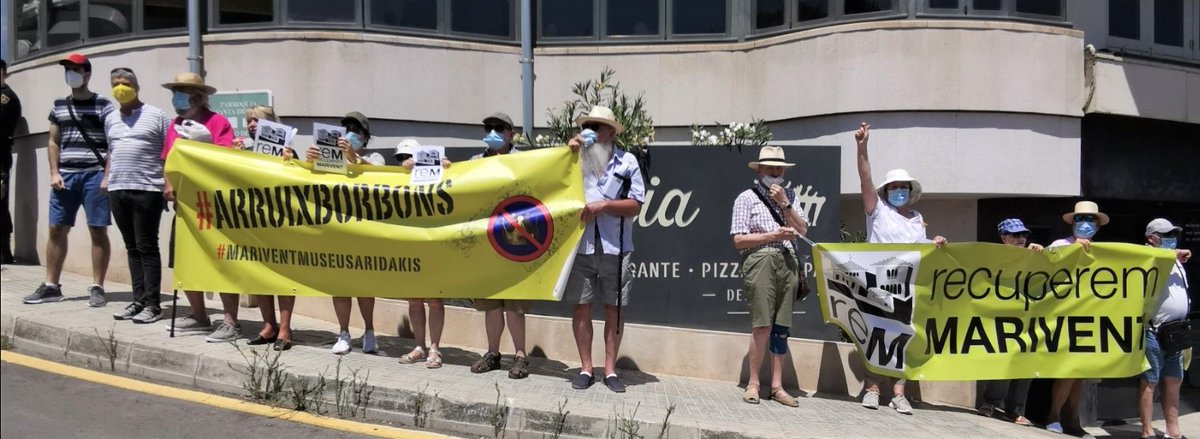 Davant Marivent. #Arruixborbons #RecuperemMariventREM #MaraiventMuseuSaridakis #Marivent