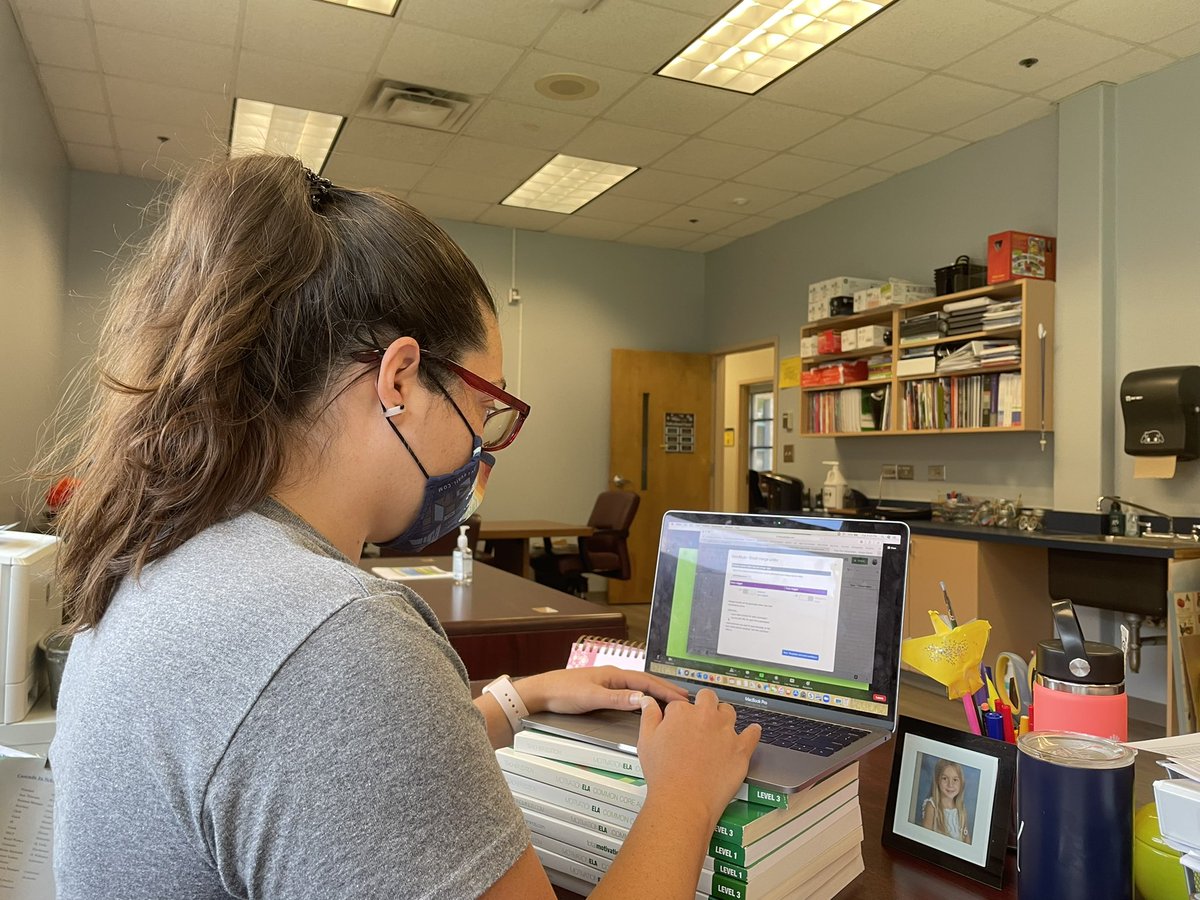 ksuITerin's tweet photo. Getting @Google form ready to use as an observation tool using #formmule @CasPrinciTmomon @APSInstructTech @ahrosser @apsupdate @apsitnatasha #APSITInspires https://t.co/bcnTWKg9Kp
