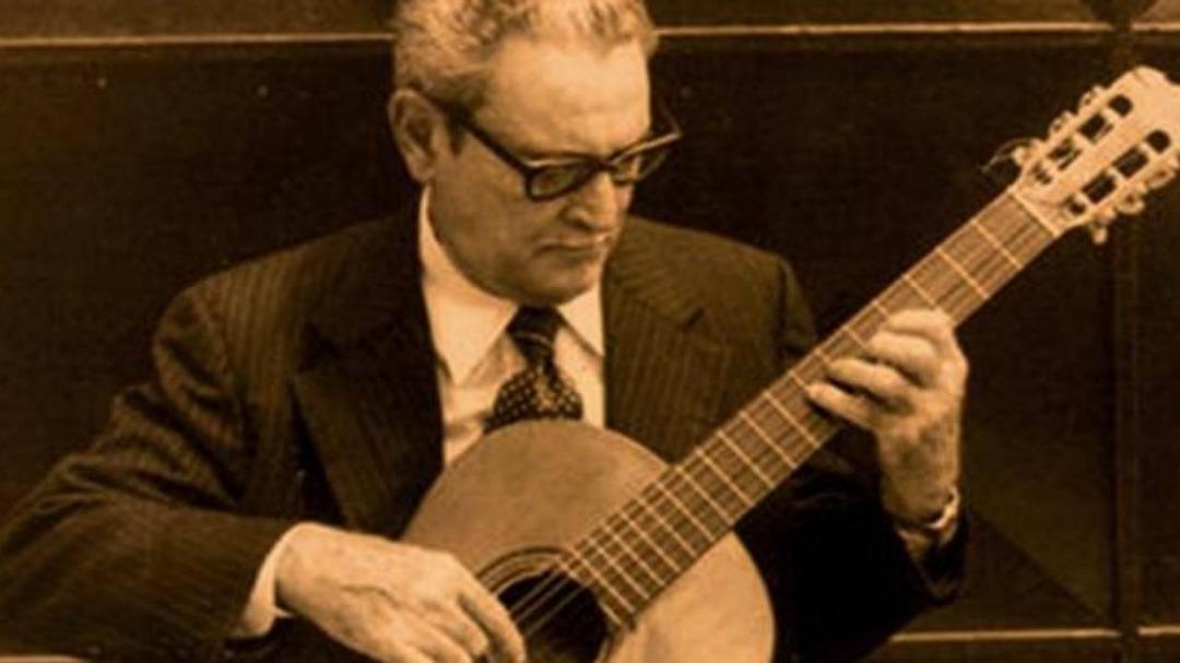 #TalDíaComoHoy de 1917 nace en Ciudad Bolívar el compositor Antonio Lauro, autor de la música del Himno de la Universidad de Carabobo que se interpreta en los actos protocolares de esta casa de estudios superiores.