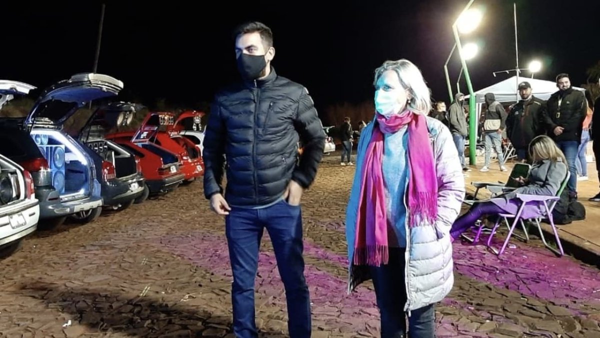 adolfosafran's tweet image. Recorrimos junto a la Intendente @eugeniasafran y #AldoMuñoz, el evento solidario apostoleño #AudioCar, q se llevó adelante en el Espacio Joven y convocó a toda la familia misionera, bajo la modalidad alcohol cero y cumpliendo con los protocolos vigentes 👉facebook.com/20589027027053…