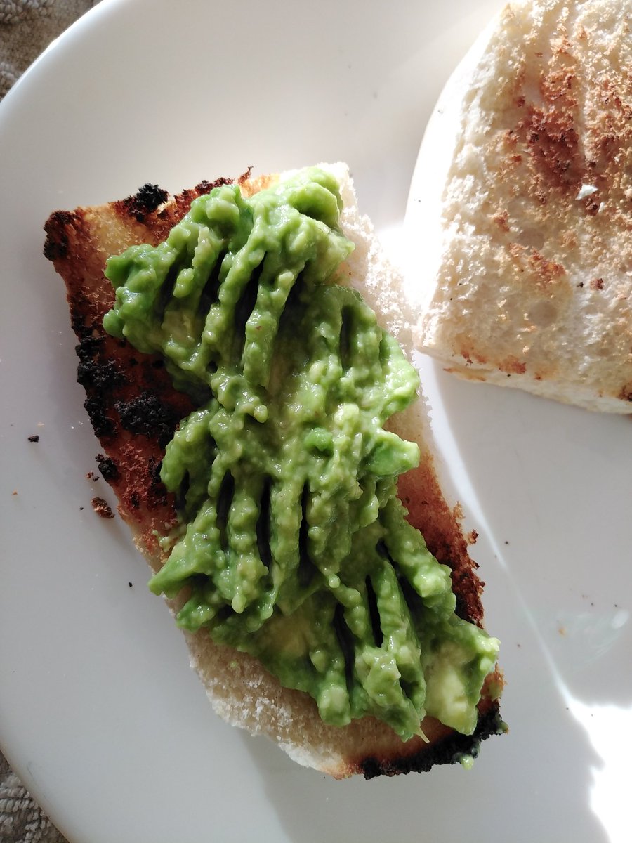 _ignaciosoto_'s tweet photo. @VTRsoporte @indignadobiobio @VTRChile @VTRsoporte los espero con pan con palta por si se animan a venir hoy... #dia5 sin servicio .... Extraño a tío @womchile https://t.co/totWVn3n4W