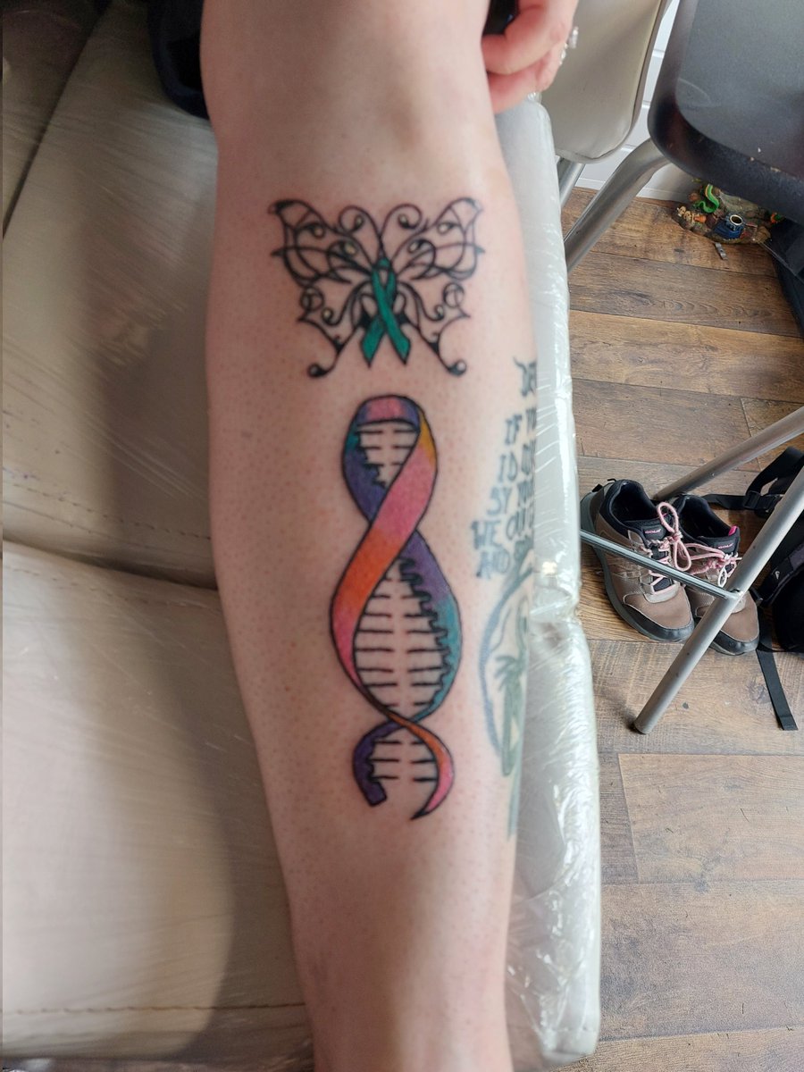 pearljohnson68's tweet photo. My lynch syndrome and colon cancer tats. One year anniversary https://t.co/qqOzeU7fxK