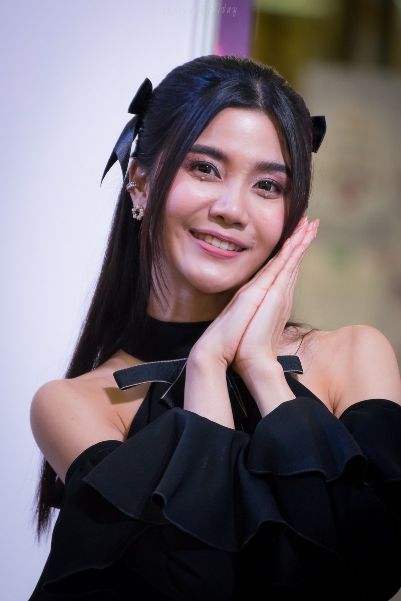 Hyren_Sownthern's tweet photo. สุขสันต์วันเกิดนะครับคุณพรรษา พี่กระทรวงคนสวยคนเก่ง ขอให้มีความสุขมาก ๆ คิดสิ่งใดก็สมหวัง ตั้งใจทำอะไรก็ประสบความสำเร็จ อยากกินอะไรก็ได้กิน ขอให้เป็นปีที่อ่อนโยนต่อคุณพรรษานะครับ 🎉💎 ปล. สตอรี่ของกินคุณพรรษาทำร้ายผมทุกคืนเลยฮะ 🤣 #PetchSweat16 https://t.co/vBXa5sRRp3