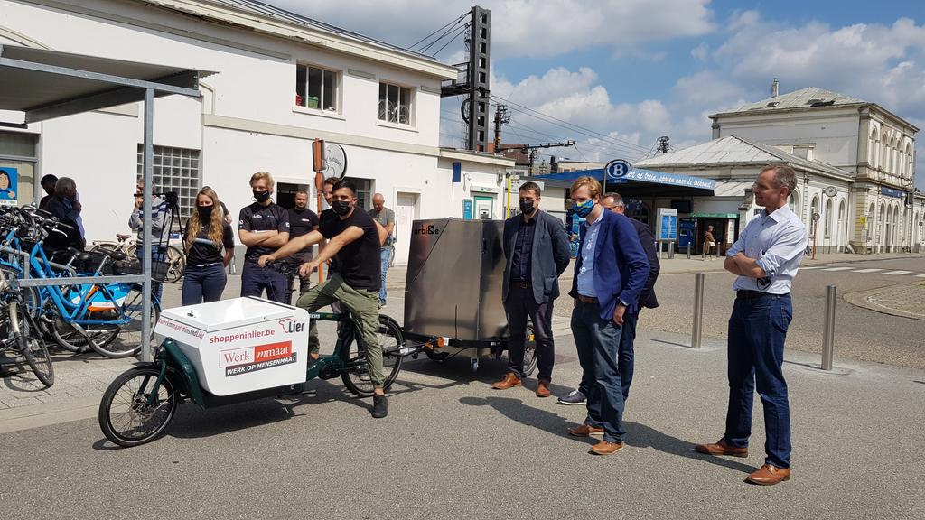 Nieuwe fietsdeal: #werkmmaatvzw, <a href="/StadLier/">Stad Lier</a> en  #OCMWLier voorzien ism @urbike_be fietskoerierdienst in functie van lokale ondernemers. <a href="/LydiaPeeters/">Lydia Peeters</a> <a href="/DepartementMOW/">Departement Mobiliteit en Openbare Werken</a> <a href="/tomdehaene/">Tom Dehaene</a> <a href="/janvermeulenD/">Jan Vermeulen</a> <a href="/BertWollants/">Bert Wollants</a> <a href="/RikVerwaest/">Rik Verwaest</a>