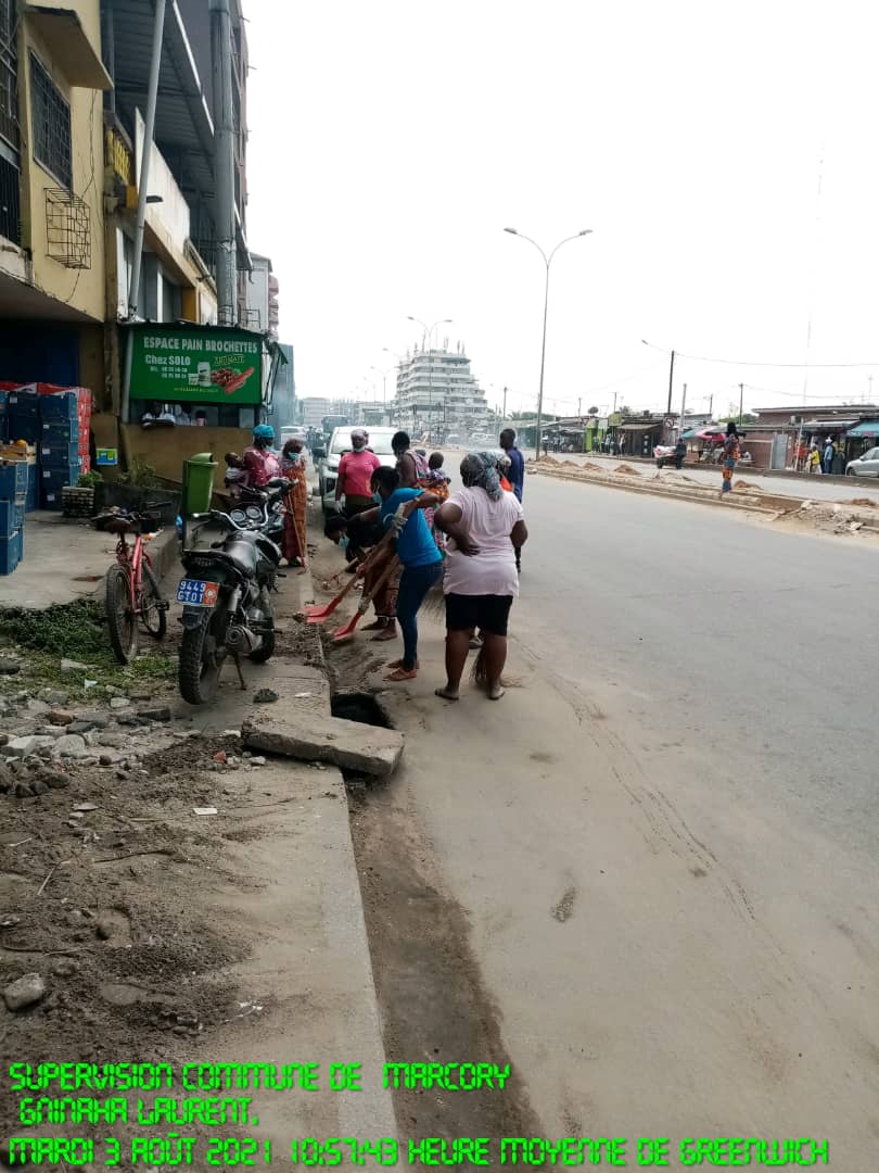 #SNP2021 à  Marcory 
 une opération de balayage et de collecte d'ordures menée.