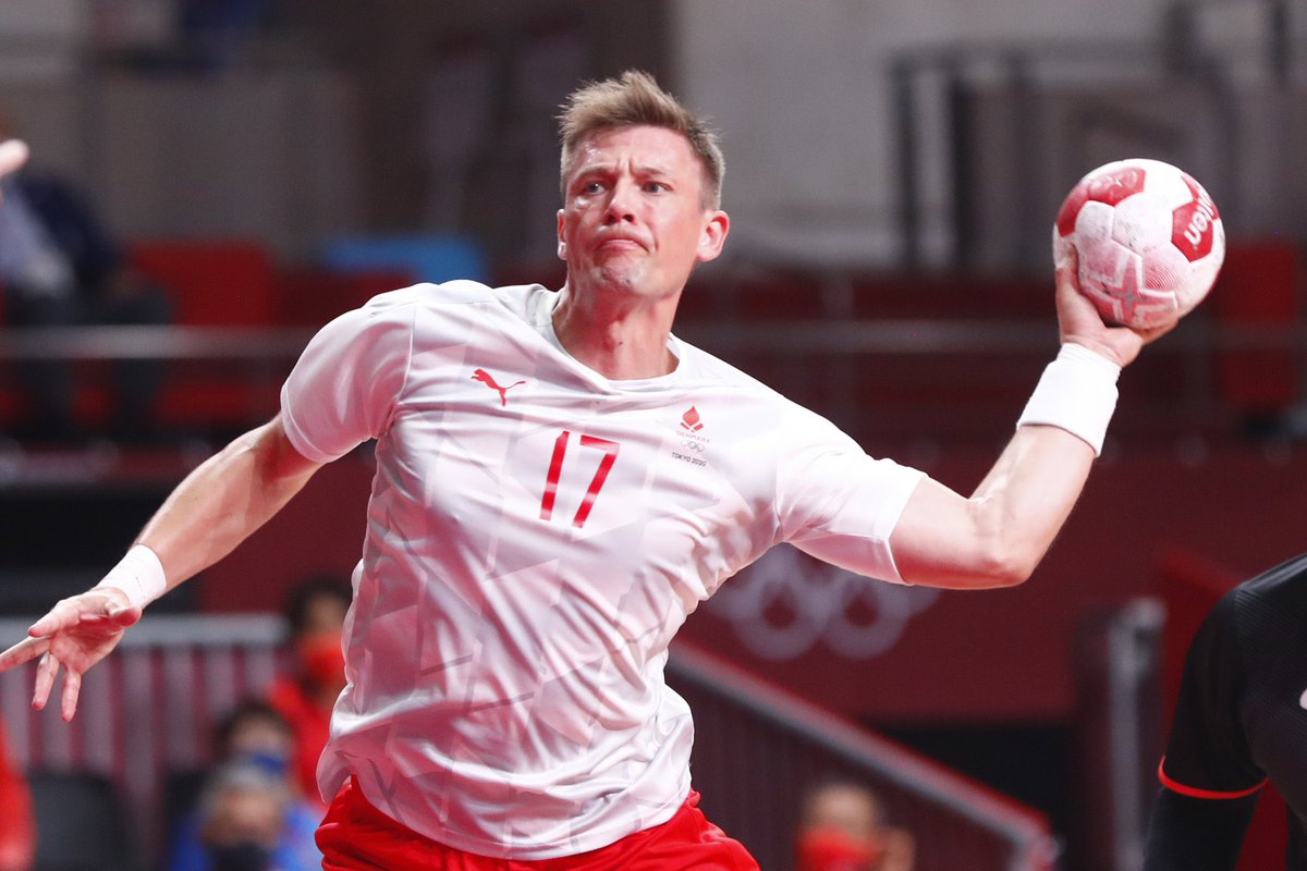 RFEBalonmano's tweet photo. 📝🆚 ¡FECHA Y HORA CONFIRMADAS para las semifinales de los @juegosolimpicos @Tokyo2020es entre los #Hispanos🇪🇸 y Dinamarca🇩🇰!

📆 Jueves 5
⏰ 14:00 h.
🏟 Yoyogi National Stadium 

✔️ La otra semifinal enfrentará a Francia🇫🇷 y Egipto🇪🇬

#Tokyo2020 #ElCorazóndeEspaña https://t.co/JenR6OLu7k