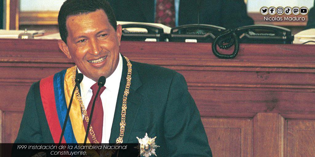 La Asamblea Nacional Constituyente de 1999, impulsada por el Comandante Chávez, permitió consolidar el nuevo concepto de la democracia protagónica y participativa. A 22 años de su instalación, seguimos profundizando junto al pueblo, el espíritu democrático de la Revolución.