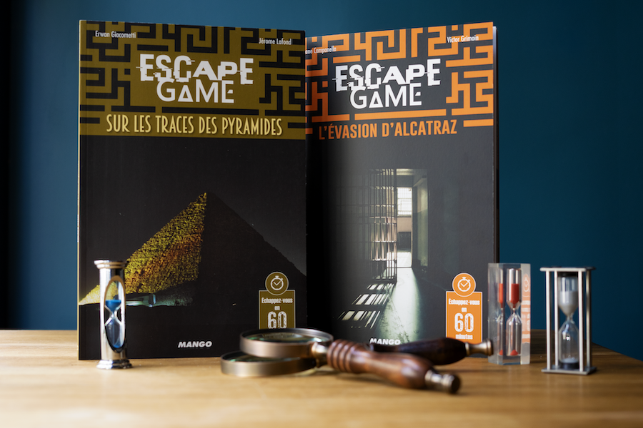 ProfesseurLock's tweet photo. Vous voulez afficher votre appartenance à la meilleure école de détective de l'univers ?! 🕵️‍♀️
Livre-jeu #EscapeGame, mug, badge et sweat sont en vente en boutique à la Lock Academy #Paris ! 
➕ d'infos sur https://t.co/nrEEW9g5Wv
(Merci à Antoine, notre super modèle-photo 🤘) https://t.co/mqWykqjSFg