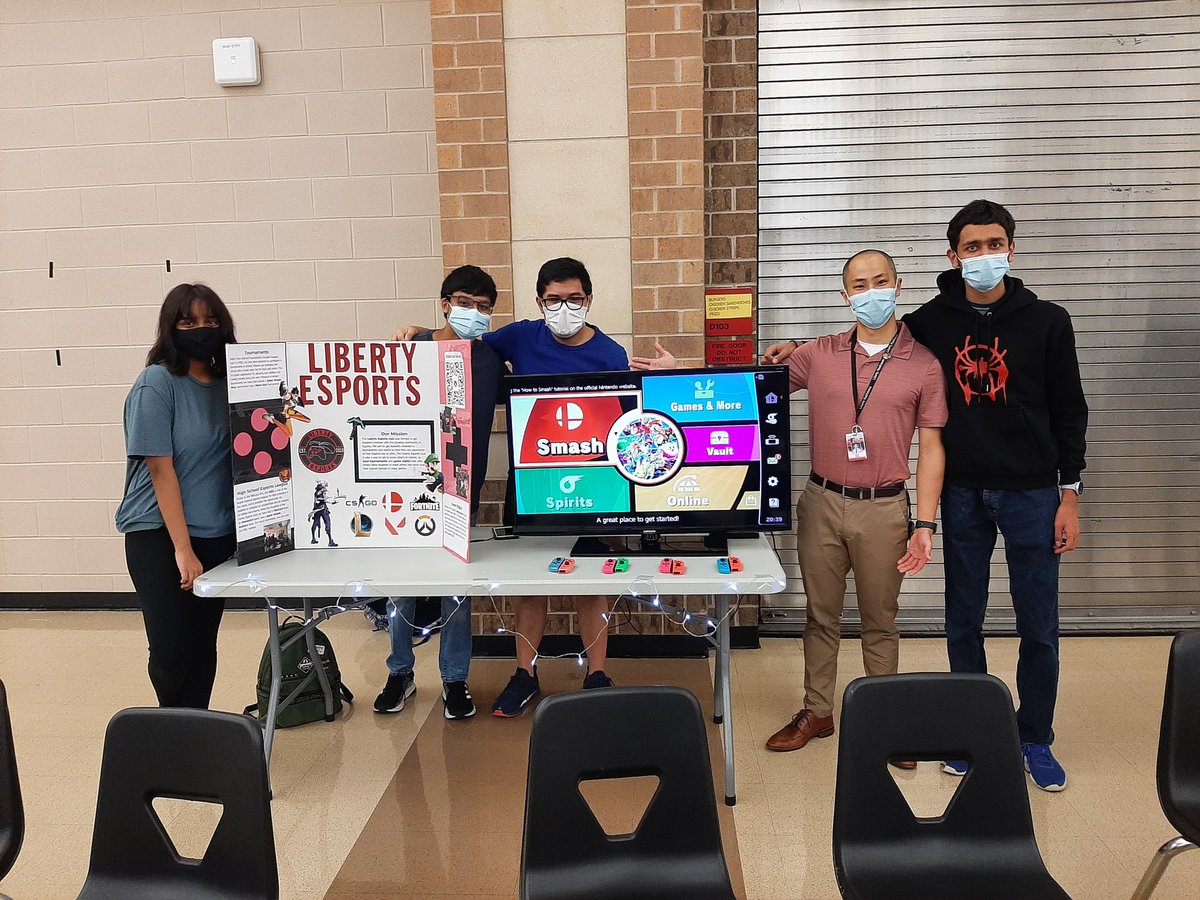 Come say hi at our booth for Freshman Flight Day! #LibertyLearns #OurFISDStory #Esports #HSEL #EsportsClub <a href="/ChrisDHam/">Chris Ham</a>