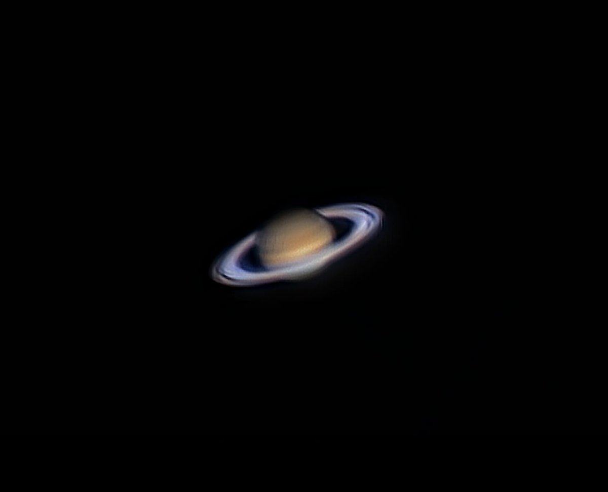 AlSadeemAstro's tweet photo. (1/2) The weather in #AbuDhabi made it a bit challenging to image #Saturn in its opposition on August 2.
If you've noticed, the rings are brighter than the globe. That's because of (1) shadow hiding & (2) coherent backscattering. This is called the #Seeliger effect. https://t.co/xU7TMluU1q