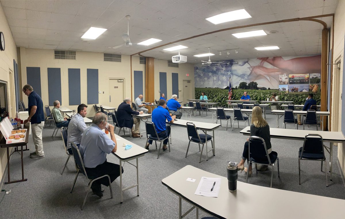 Macon_CFB's tweet photo. Coffee Shop talk w/ @staterepsue96 and @SenDorisTurner this morning at the Farm Bureau office!  Thanks for coming to chat!!  @ILFarmBureau https://t.co/uvG82h7KQZ