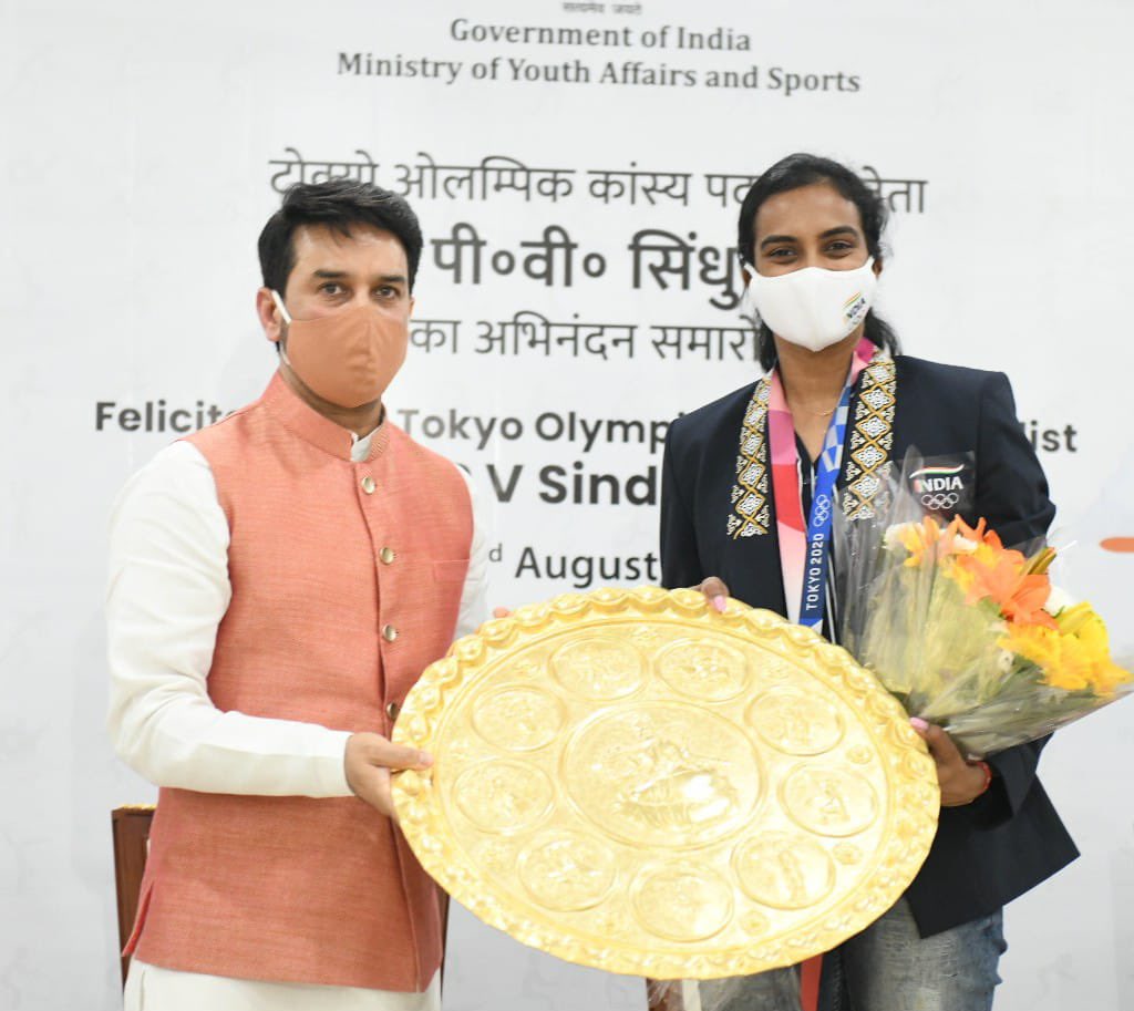 ianuragthakur's tweet photo. .@Pvsindhu1🥉you are amongst India’s greatest Olympians !

Your are India’s icon,inspiration &amp; you’ve caught the imagination of every Indian who dreams of playing for the country!

You represent what dreams are truly made of &amp; what sheer hardwork can achieve.

Welcome Home Champ! https://t.co/5lUWDUOPcR