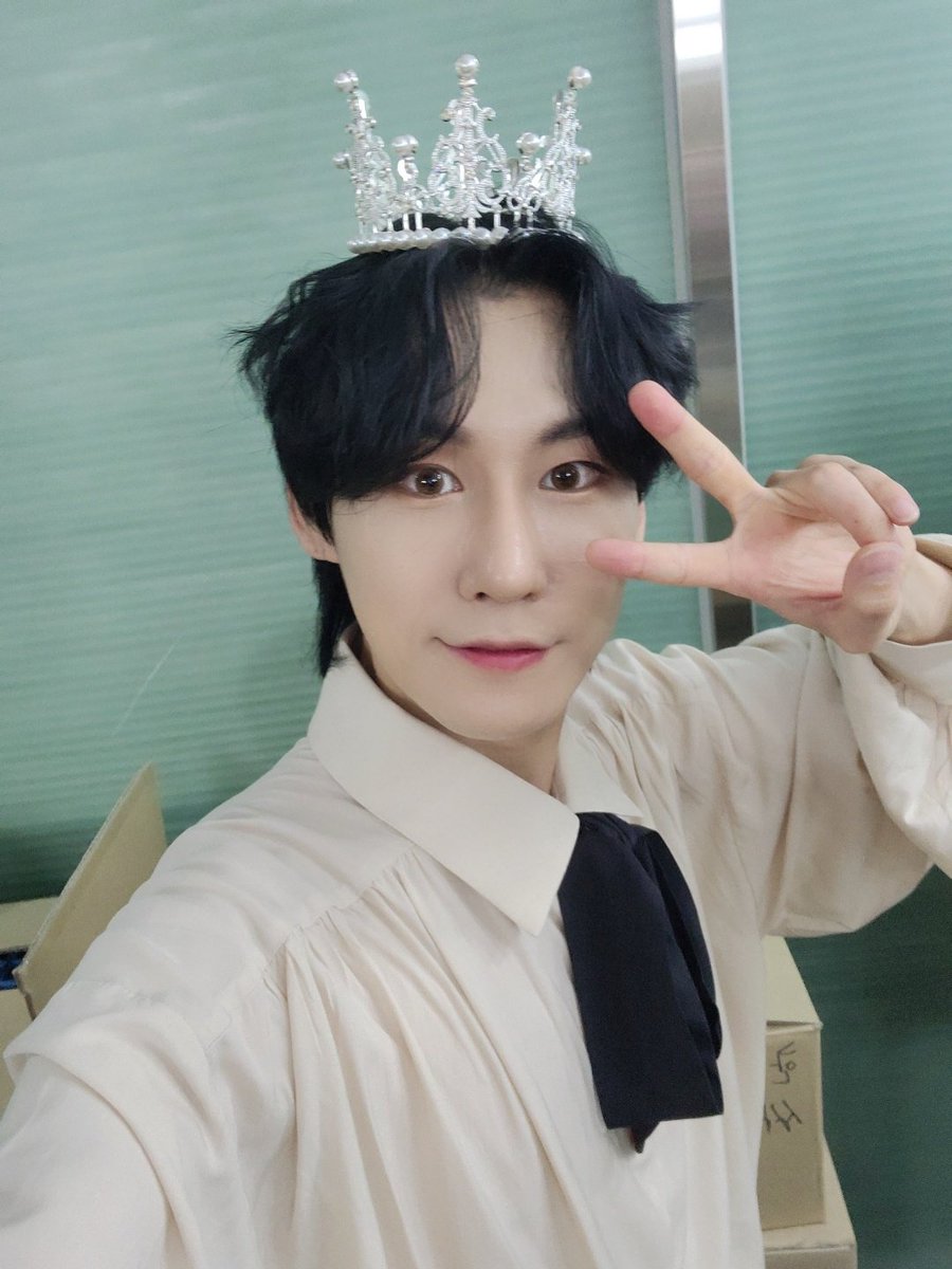 officialD1CE's tweet photo. [#박우담] 담 프린스 Ver🤴 

#D1CE #디원스 https://t.co/pGl7UHLeRZ