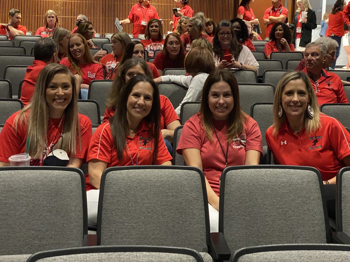 AbernethyTrista's tweet image. ⁦@MHS9th⁩ ready to kick-off a great year!  #LISDConvocation21 #makeadifference ⁦@Marcus_HS⁩ ⁦@ChantellUpshaw⁩ ⁦@greenr_lisd⁩
