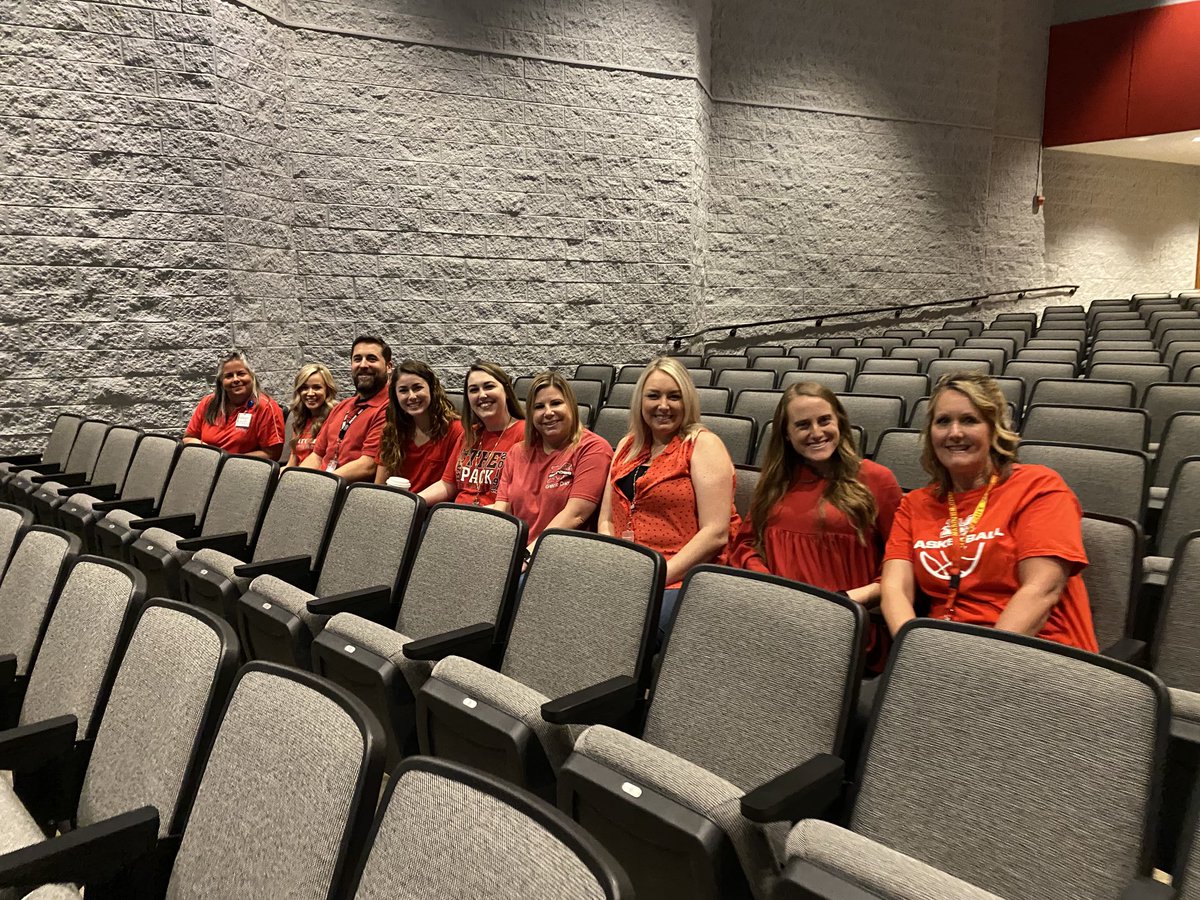 AbernethyTrista's tweet image. ⁦@MHS9th⁩ ready to kick-off a great year!  #LISDConvocation21 #makeadifference ⁦@Marcus_HS⁩ ⁦@ChantellUpshaw⁩ ⁦@greenr_lisd⁩